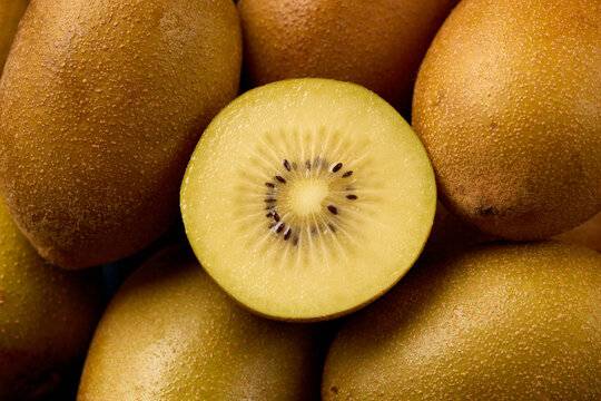Golden Kiwis Golden Kiwis